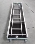 Plataforma de aluminio con puerta trampilla